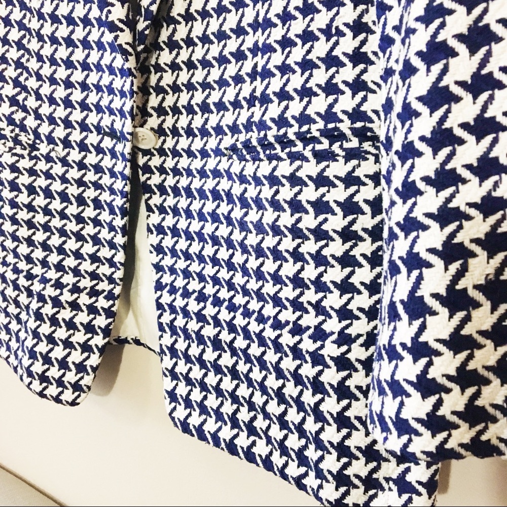 Women's Navy and White Houndstooth Blazer - Picture 5 of 6